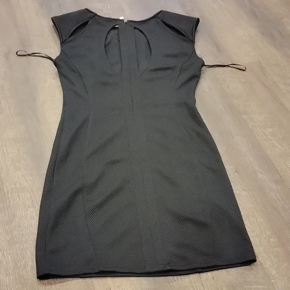 Women's black dress. - Picture 10 of 10